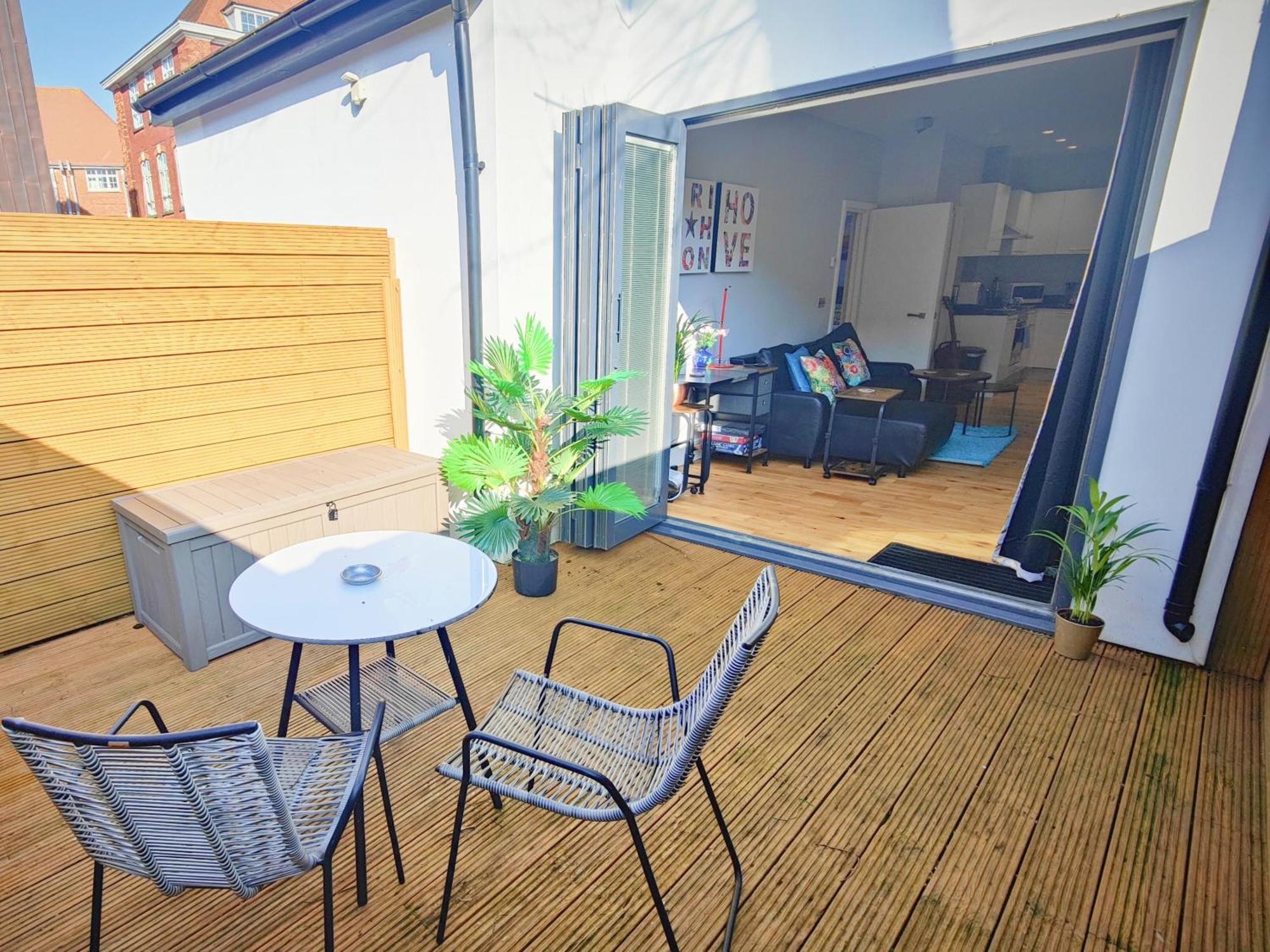 Modern Central Brighton Patio Flat - Free Parking! Apartment Bagian luar foto